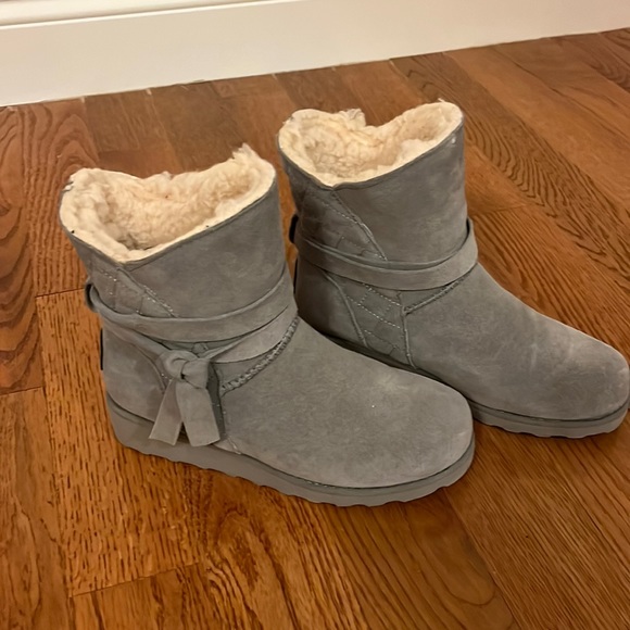 BearPaw Shoes - Bearpaw Gray Suede Boots size7